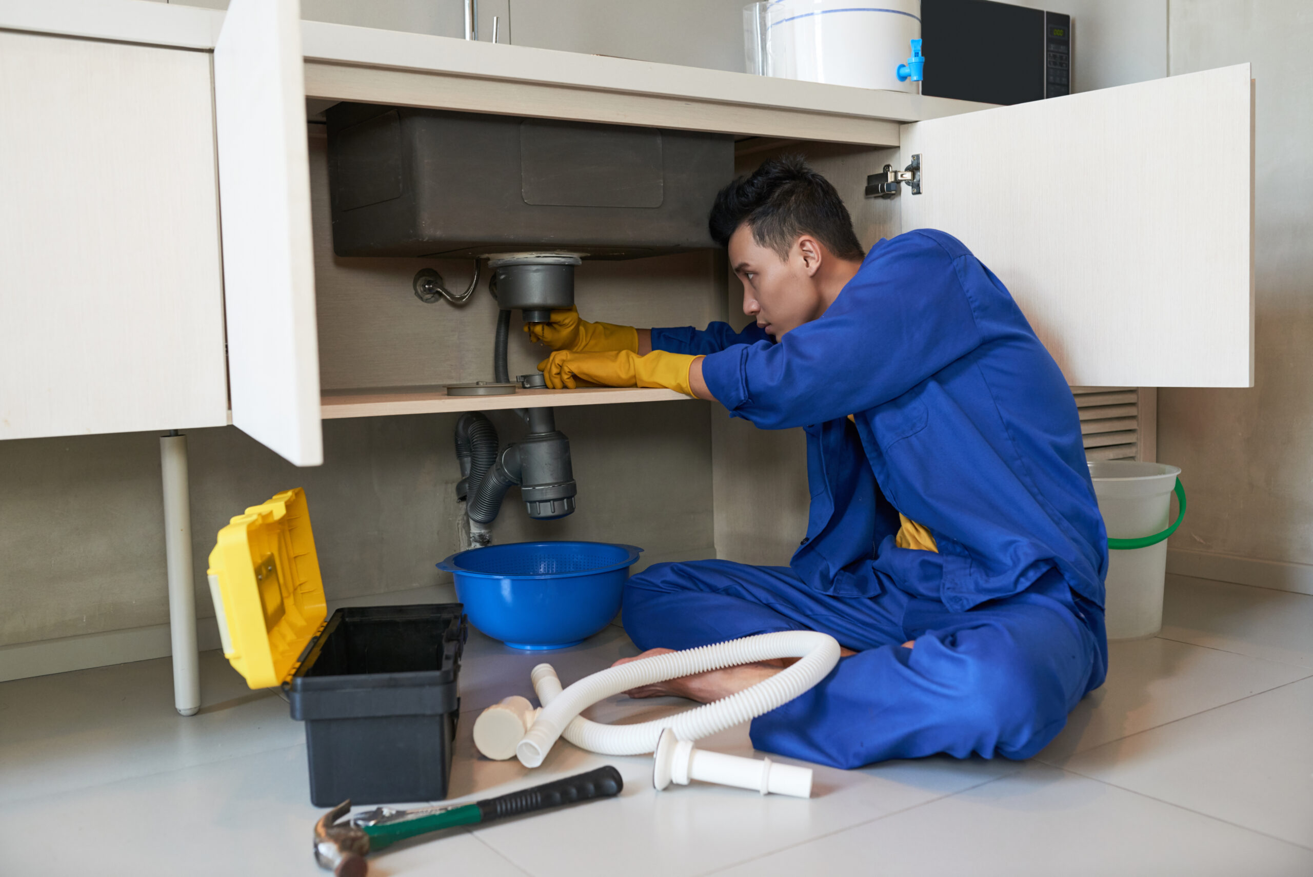Loodgieter aan het werk